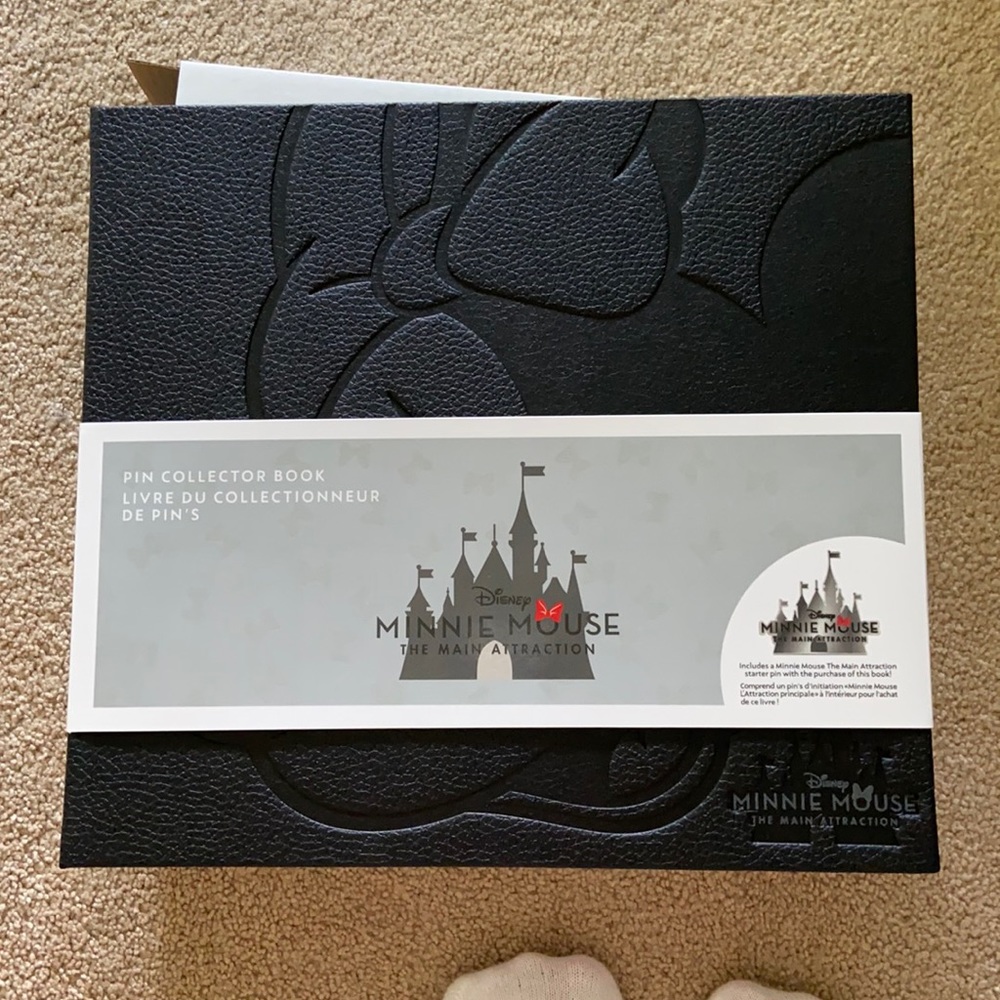 Minnie Mouse Pin Collector Book
